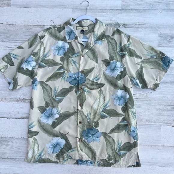 Tommy‎ Bahama Hawaiian Silk Shirt Mens Casual Button Down Short Sleeves Medium - Picture 1 of 16